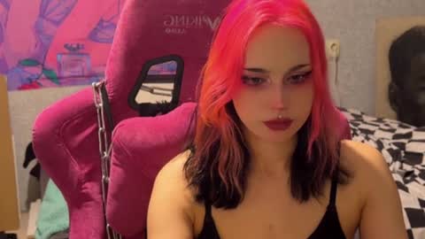 Snapshot of pineapple_dope chatting on 05/27/26, 08:06 Nancy online show from 05/27/26, 08:06