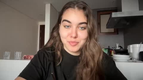 Susie online show from 12/19/25, 02:18