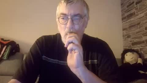 Michael online show from 12/17/25, 07:31