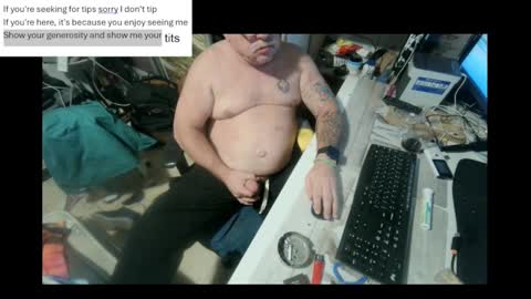 pini_z online show from 01/17/25, 05:30