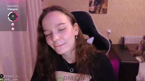 Snapshot of pink__sun chatting on 03/01/25, 03:16 Stephanie online show from 03/01/25, 03:16