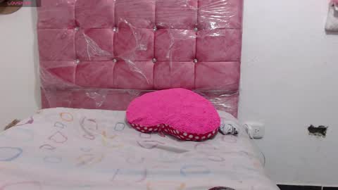 pink_love_25 online show from 05/12/26, 07:05