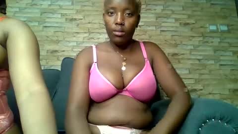 Snapshot of pink_nova chatting on 07/09/26, 01:31 pinkyy online show from 07/09/26, 01:31