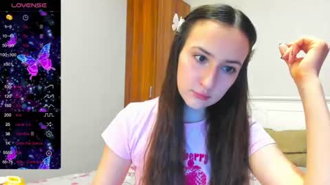 Snapshot of pink_soda33 chatting on 06/27/26, 05:45 pink_soda33 online show from 06/27/26, 05:45