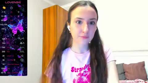 Snapshot of pink_soda33 chatting on 07/17/26, 07:04 pink_soda33 online show from 07/17/26, 07:04
