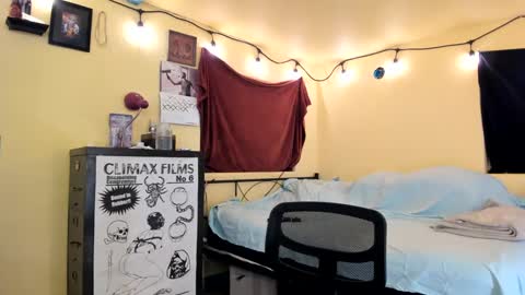 Virginity smiles online show from 09/19/25, 09:32