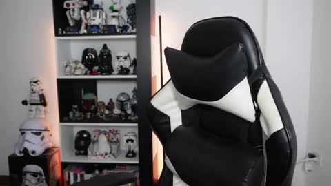 Emily online show from 02/07/26, 05:16