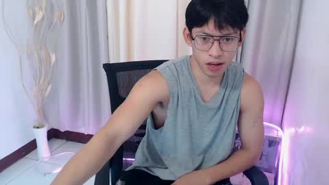 Snapshot of pinkcock_froi chatting on 05/22/26, 01:57 froi online show from 05/22/26, 01:57