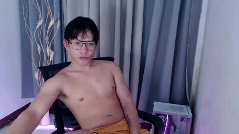 Snapshot of pinkcock_froi chatting on 06/23/26, 01:58 froi online show from 06/23/26, 01:58