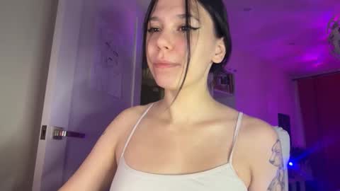 pinkdollylovv online show from 09/24/25, 09:40