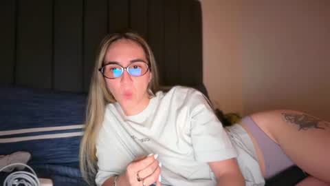 Snapshot of pinkilola chatting on 07/19/26, 03:54 Pinkilola online show from 07/19/26, 03:54