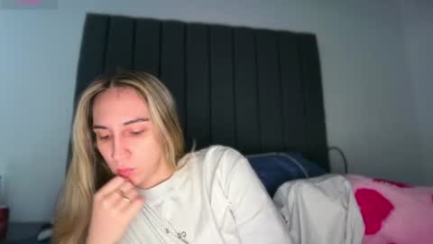 Snapshot of pinkilola chatting on 07/19/26, 05:27 Pinkilola online show from 07/19/26, 05:27