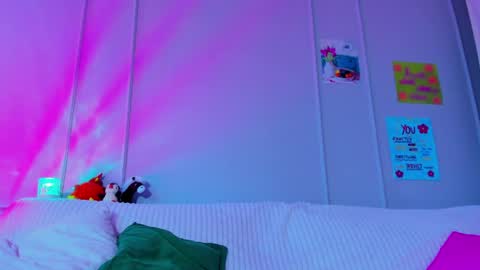 Mila online show from 04/09/26, 10:31