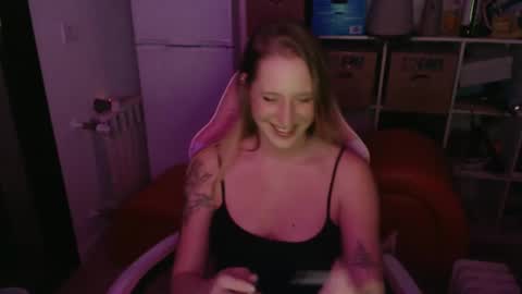 Snapshot of pinkladyx2 chatting on 02/01/25, 01:55 pinkladyx2 online show from 02/01/25, 01:55