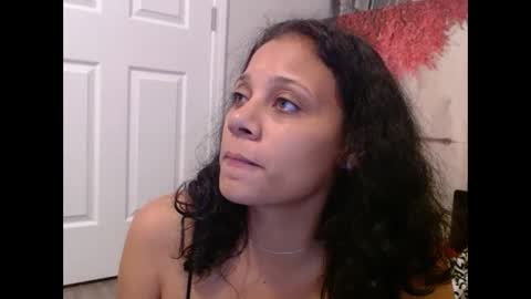 Snapshot of pinkmonae chatting on 01/03/25, 02:43 pinksugar online show from 01/03/25, 02:43