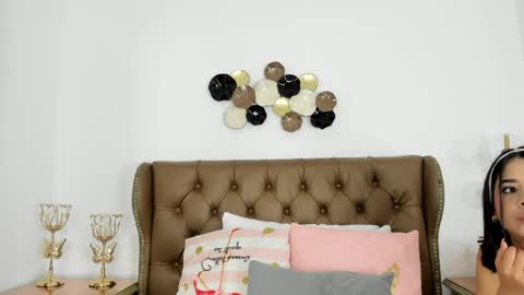 pinkmoon30 online show from 04/06/26, 11:11