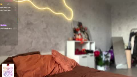  HERES ALICE  WELCOME EVERYONE LOVENSE DOMI REACT TO YOUR TIPS LETS MAKE A GREAT SHOW TOGETHER  online show from 10/24/25, 06:32