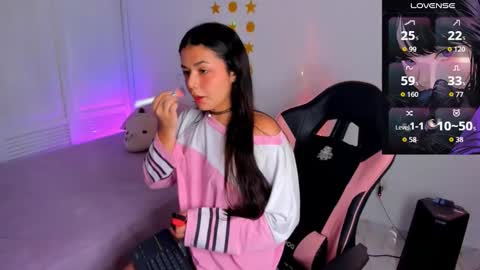 Sarah .. online show from 11/23/25, 07:02