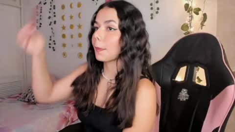 Sarah .. online show from 04/01/26, 01:12