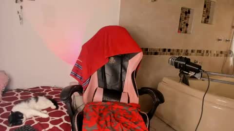 Sarah .. online show from 04/17/26, 05:16