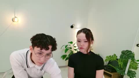 Li long hair and Rude short hair online show from 04/04/26, 08:50