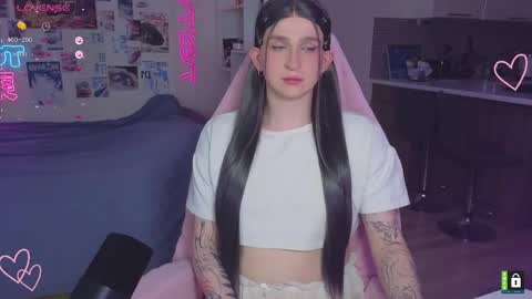 Snapshot of pinkvenom_ chatting on 05/24/26, 04:12 pinkvenom_ online show from 05/24/26, 04:12