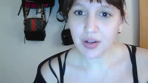 Nicky online show from 04/17/26, 07:44