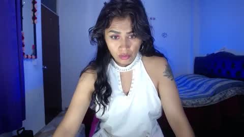 Snapshot of pinky_pinky_ chatting on 02/26/25, 12:14 VIOLETA LOPEZ online show from 02/26/25, 12:14