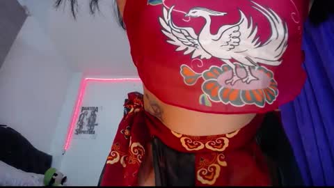 Snapshot of pinky_pinky_ chatting on 09/19/25, 12:28 VIOLETA LOPEZ online show from 09/19/25, 12:28