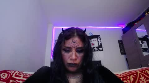 Snapshot of pinky_pinky_ chatting on 10/19/25, 12:11 VIOLETA LOPEZ online show from 10/19/25, 12:11