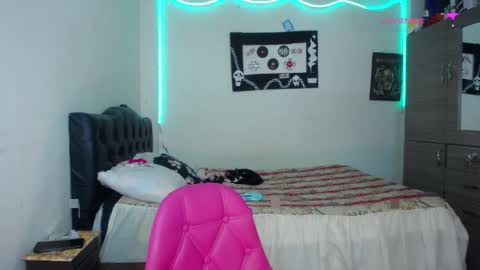 VIOLETA LOPEZ online show from 04/06/26, 01:12