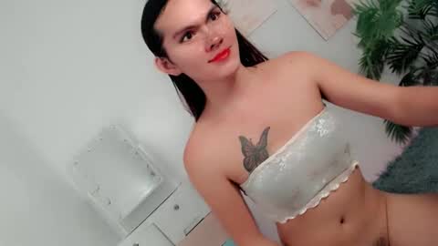 pinky_web03 online show from 10/18/25, 10:43