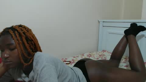 Snapshot of pinnacle_ chatting on 04/26/26, 06:38 zenah online show from 04/26/26, 06:38