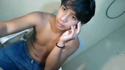Snapshot of pinoy_fuckboyxxx chatting on 05/27/26, 07:05 pinoy_fuckboyxxx online show from 05/27/26, 07:05