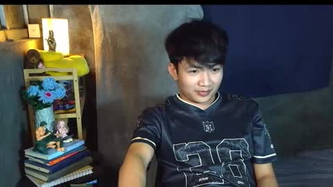 Snapshot of pinoy_petitehugecock chatting on 02/04/26, 07:31 alex online show from 02/04/26, 07:31