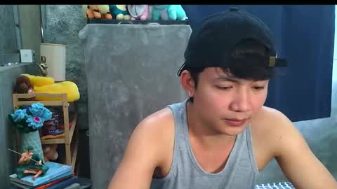 Snapshot of pinoy_petitehugecock chatting on 02/11/26, 07:02 alex online show from 02/11/26, 07:02