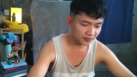 Snapshot of pinoy_petitehugecock chatting on 02/17/26, 07:16 alex online show from 02/17/26, 07:16