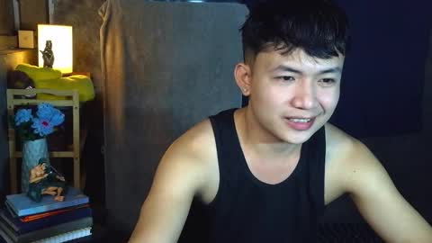 Snapshot of pinoy_petitehugecock chatting on 02/19/26, 09:27 alex online show from 02/19/26, 09:27