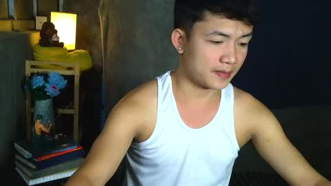 Snapshot of pinoy_petitehugecock chatting on 03/01/26, 04:42 alex online show from 03/01/26, 04:42