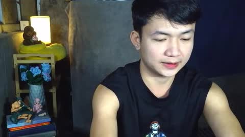Snapshot of pinoy_petitehugecock chatting on 03/15/26, 01:39 alex online show from 03/15/26, 01:39