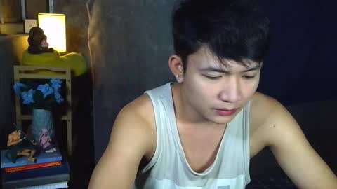 Snapshot of pinoy_petitehugecock chatting on 03/17/26, 01:03 alex online show from 03/17/26, 01:03