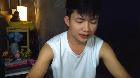 Snapshot of pinoy_petitehugecock chatting on 04/22/26, 05:47 alex online show from 04/22/26, 05:47