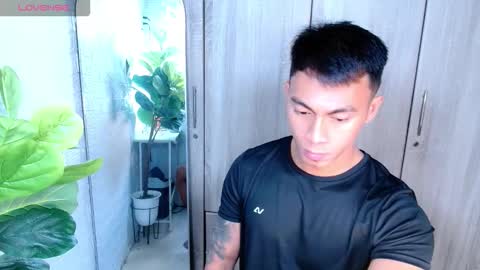 Snapshot of pinoymilker chatting on 03/13/26, 02:01 ethan online show from 03/13/26, 02:01