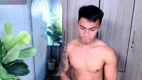 Snapshot of pinoymilker chatting on 03/23/26, 01:26 ethan online show from 03/23/26, 01:26