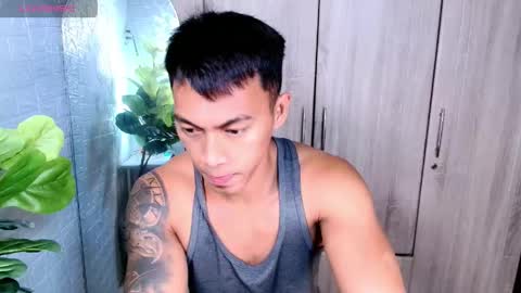 Snapshot of pinoymilker chatting on 04/13/26, 04:40 ethan online show from 04/13/26, 04:40