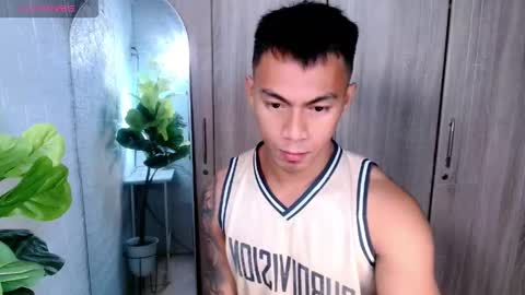 Snapshot of pinoymilker chatting on 04/16/26, 03:13 ethan online show from 04/16/26, 03:13
