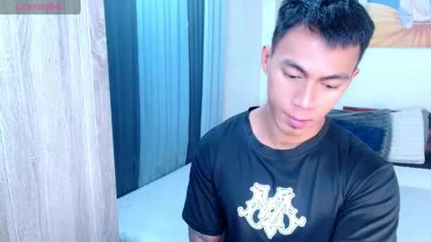 Snapshot of pinoymilker chatting on 05/02/26, 03:06 ethan online show from 05/02/26, 03:06