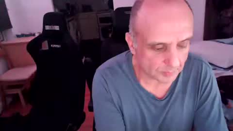 Snapshot of pip10 chatting on 10/03/25, 03:03 pip10 online show from 10/03/25, 03:03