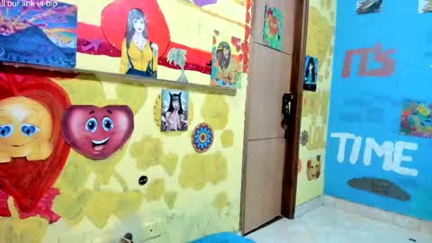 Snapshot of pipeshowtime chatting on 10/30/25, 12:17 VALENTINA y PIPE online show from 10/30/25, 12:17