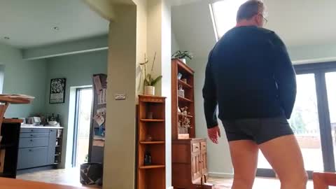 piphwyl online show from 02/20/25, 02:57